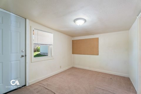 Tiny photo for 812 N Ewing Street, Helena, MT 59601 (MLS # 30071535)