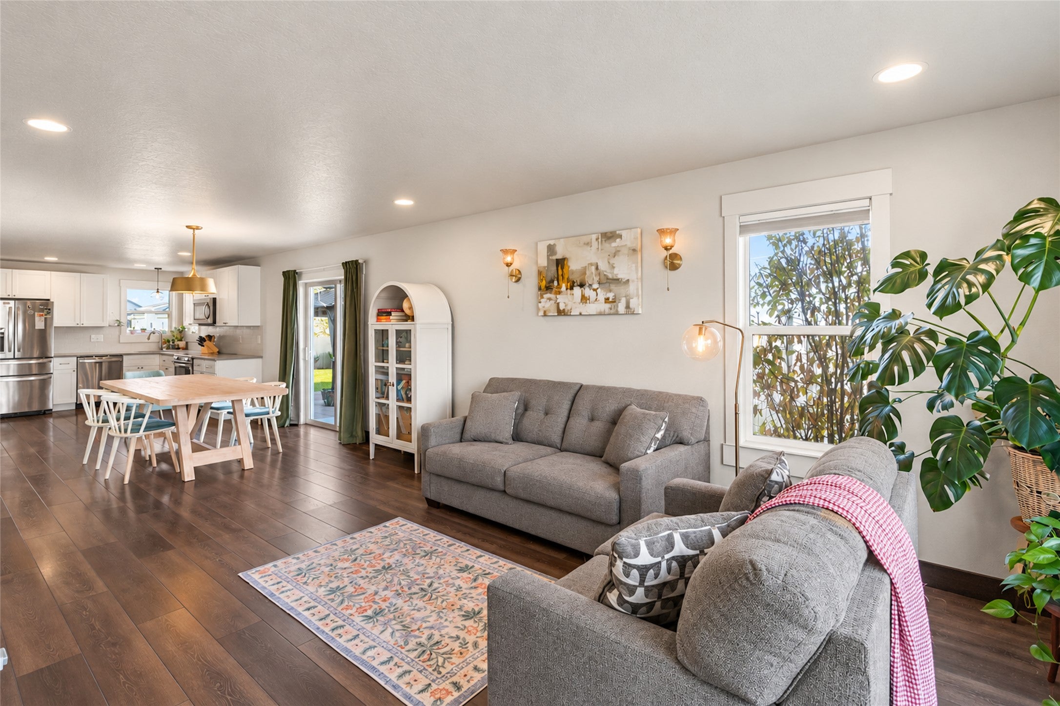 1004 N Camas Lane