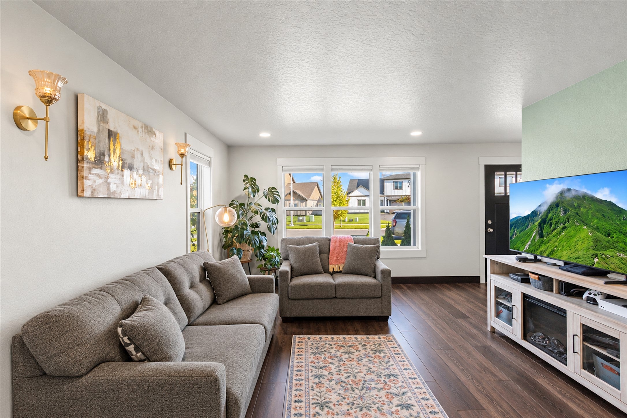 1004 N Camas Lane