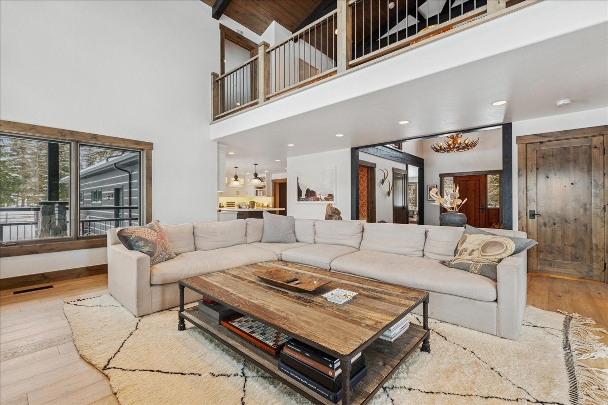 1074 Martin Creek Lane