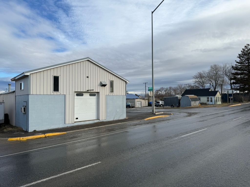 Photo of 1900 Euclid Avenue, Helena, MT 59601 (MLS # 30061089)