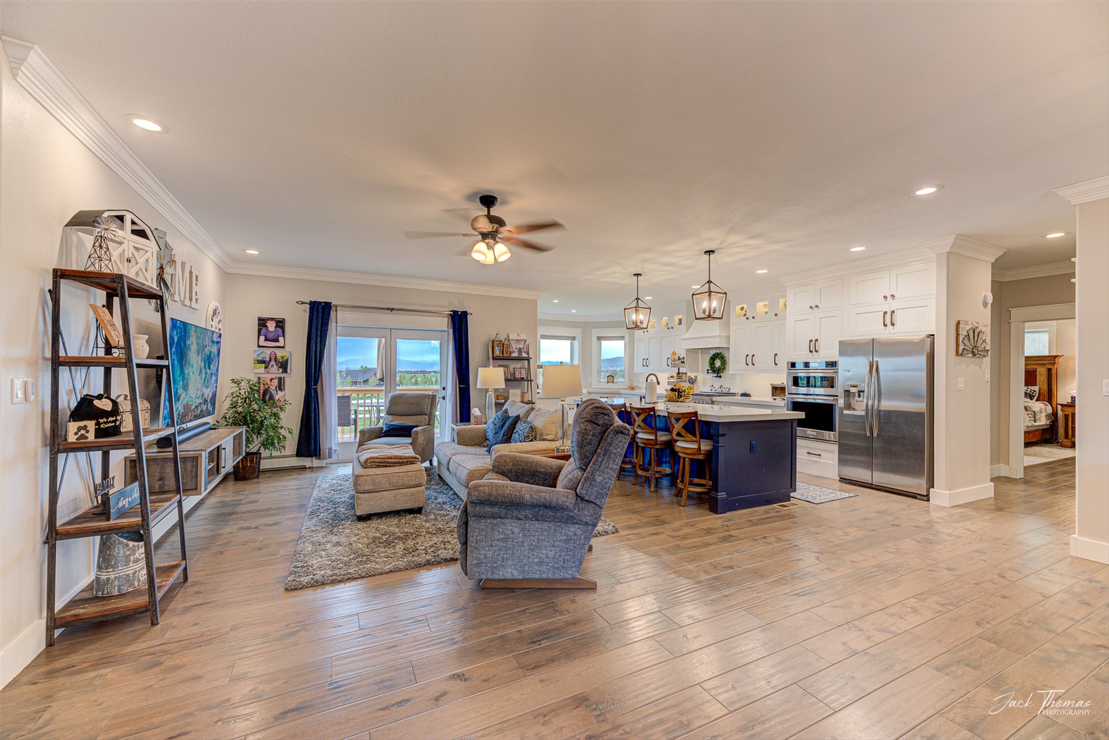 6015 Greenfield Loop