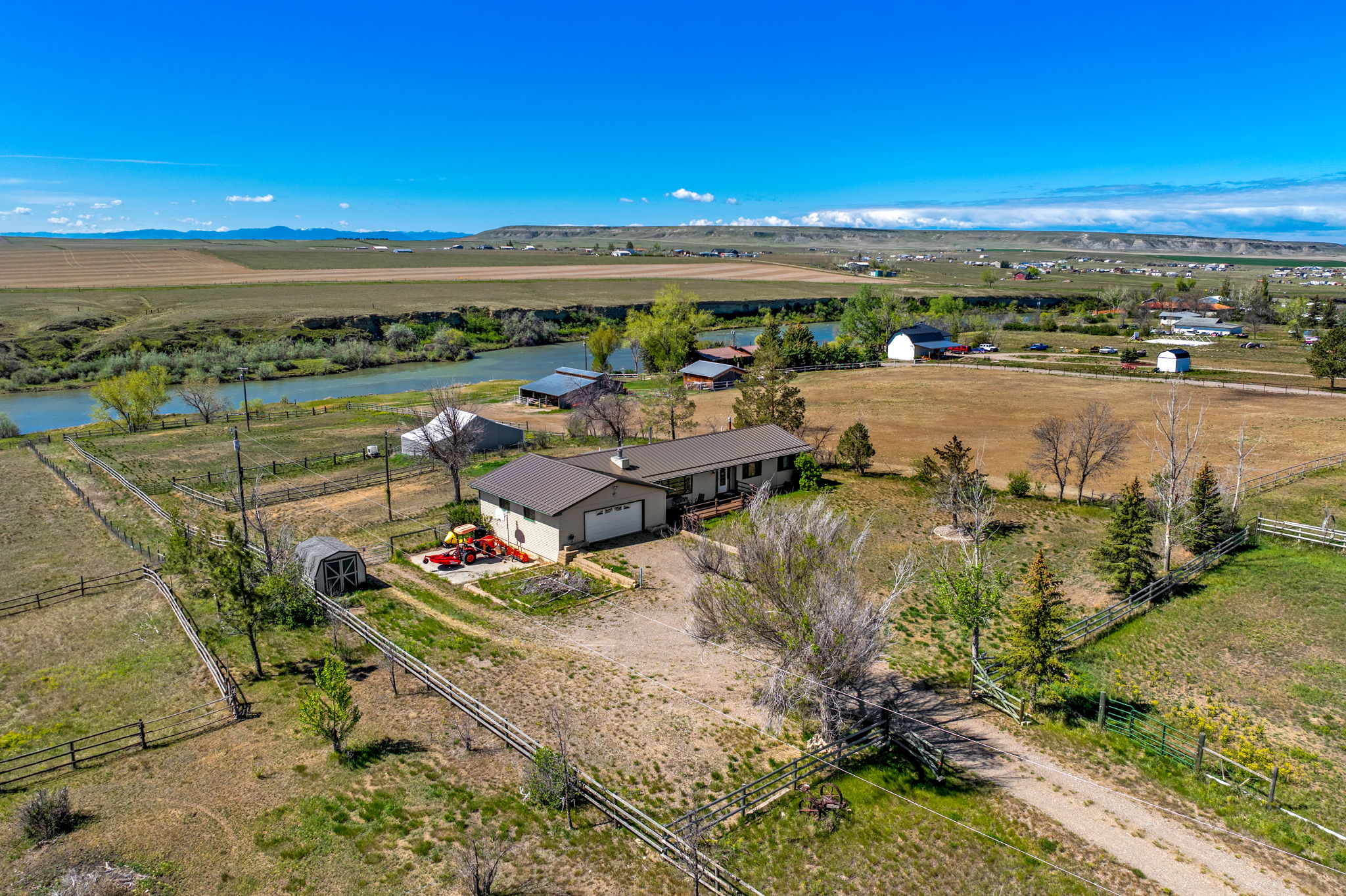 198 Sun Prairie Road - Photo 3
