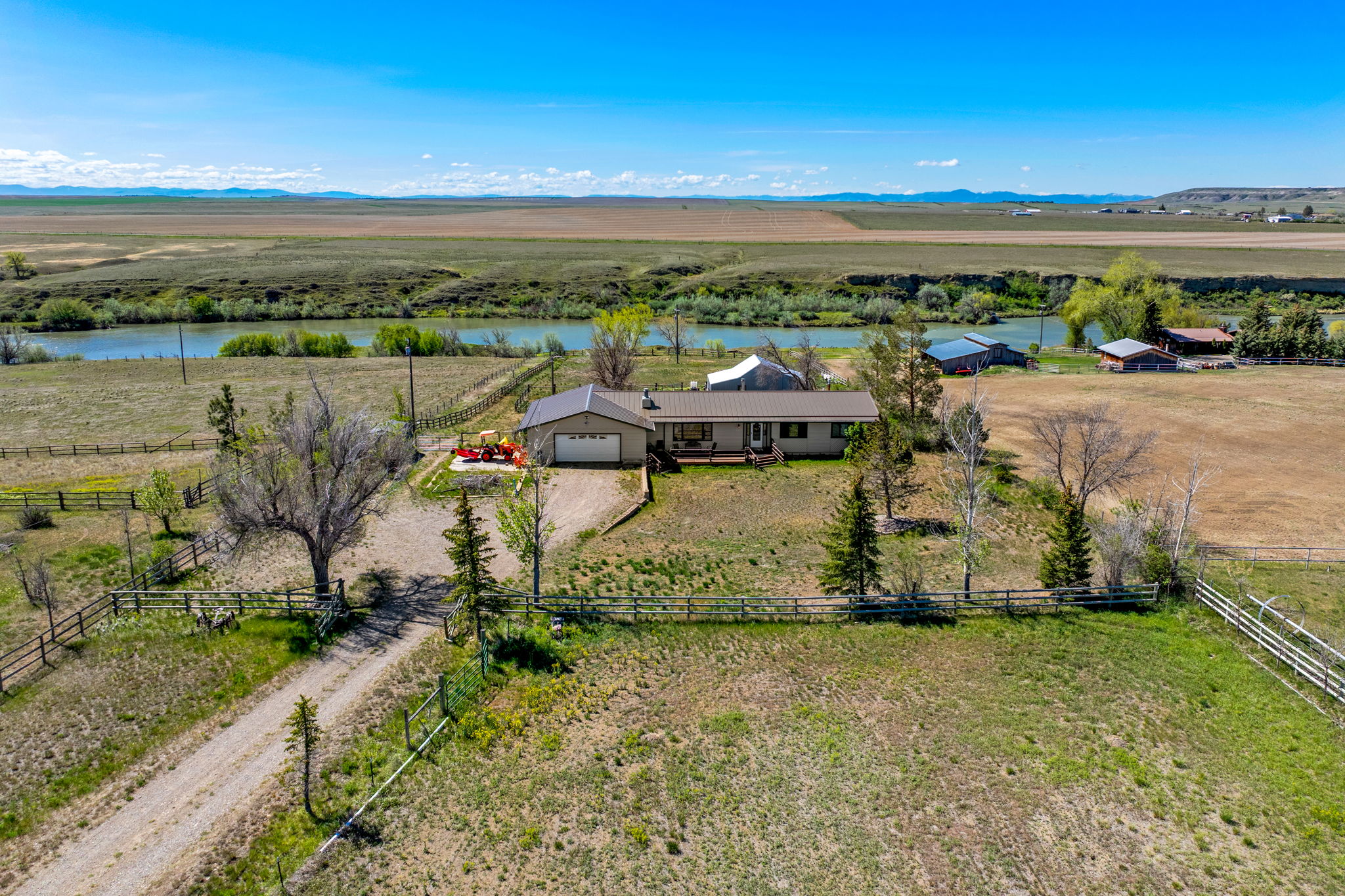 198 Sun Prairie Road - Photo 4