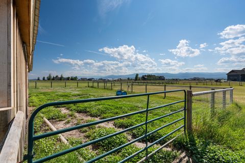 Tiny photo for 990 Farm Road, Kalispell, MT 59901 (MLS # 30058219)