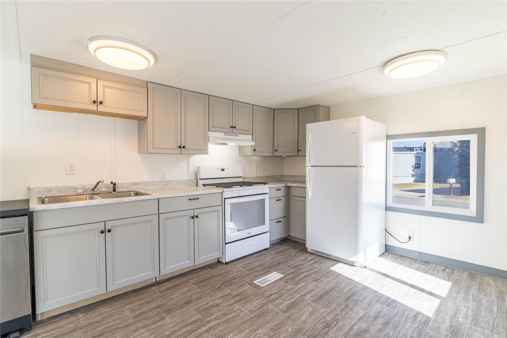 Photo of 1805 Joslyn Street #234, Helena, MT 59601 (MLS # 30066484)