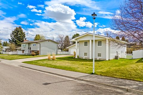 Tiny photo for 912 26th Avenue SW, Great Falls, MT 59404 (MLS # 30069274)