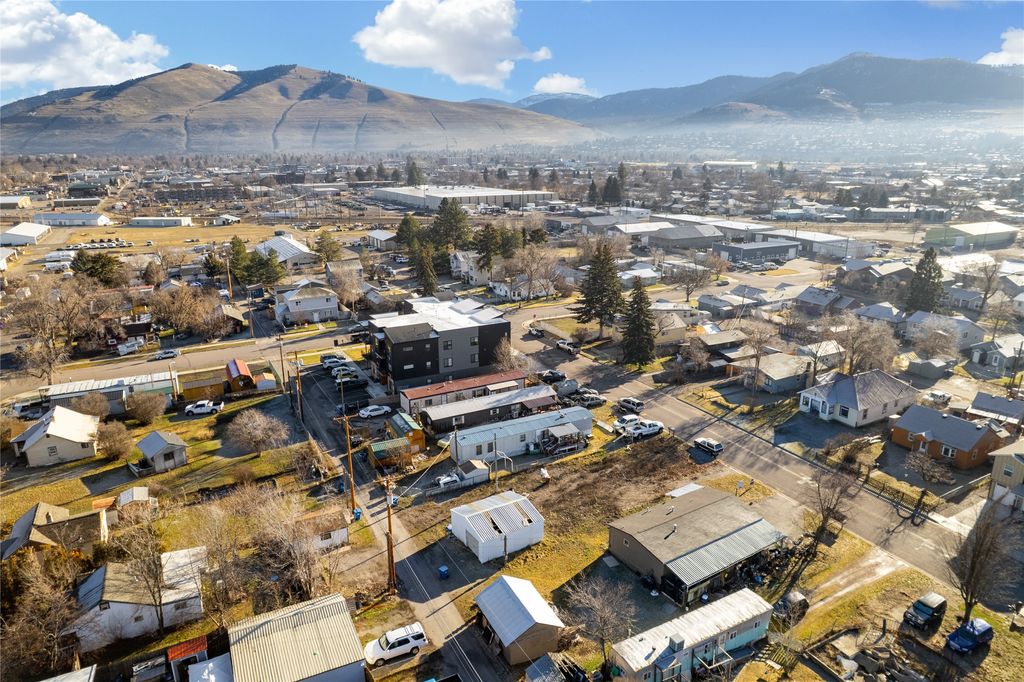 Photo of 1926 Strand Avenue, Missoula, MT 59801 (MLS # 30064052)