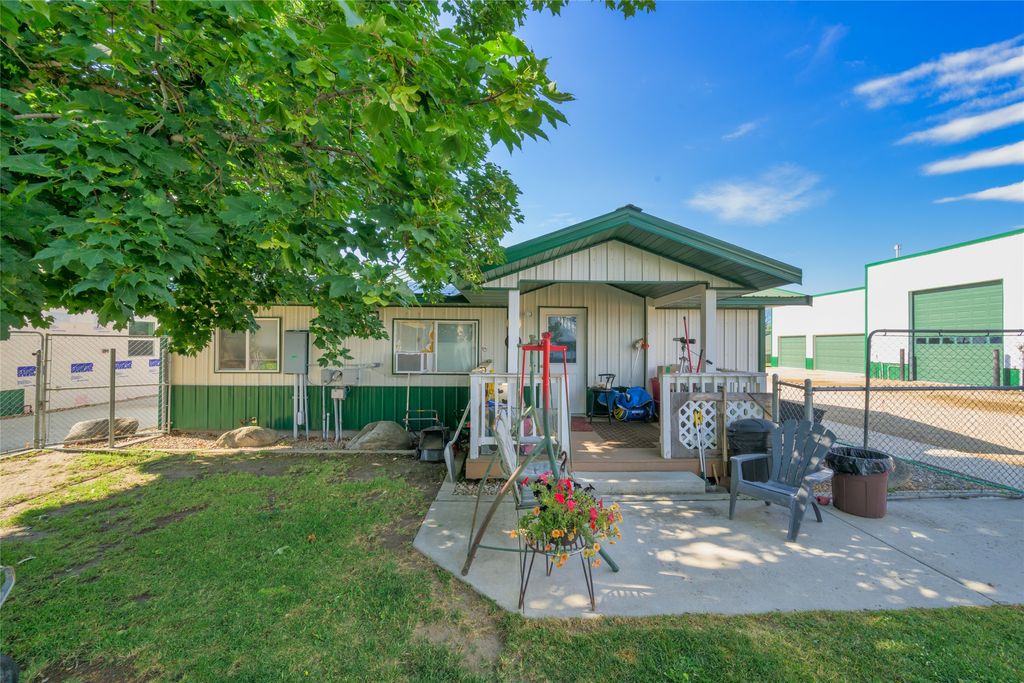 Photo of 1033 Old Corvallis Road, Corvallis, MT 59828 (MLS # 30063791)