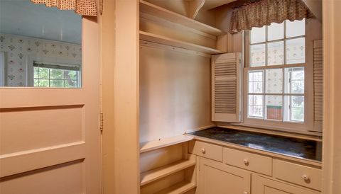 Tiny photo for 2405 Gilbert Avenue, Missoula, MT 59802 (MLS # 30073463)