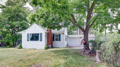 Tiny photo for 2405 Gilbert Avenue, Missoula, MT 59802 (MLS # 30073463)