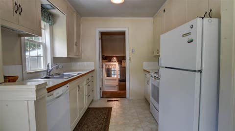 Tiny photo for 2405 Gilbert Avenue, Missoula, MT 59802 (MLS # 30073463)