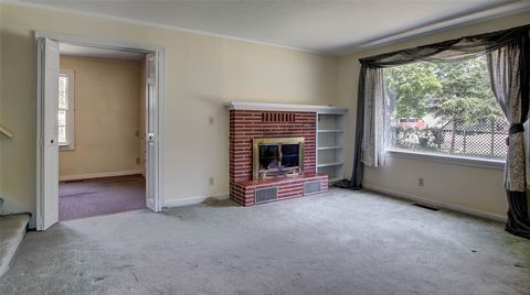 Tiny photo for 2405 Gilbert Avenue, Missoula, MT 59802 (MLS # 30073463)