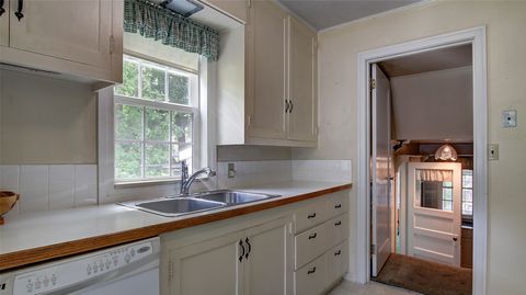 Tiny photo for 2405 Gilbert Avenue, Missoula, MT 59802 (MLS # 30073463)