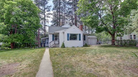 Tiny photo for 2405 Gilbert Avenue, Missoula, MT 59802 (MLS # 30073463)