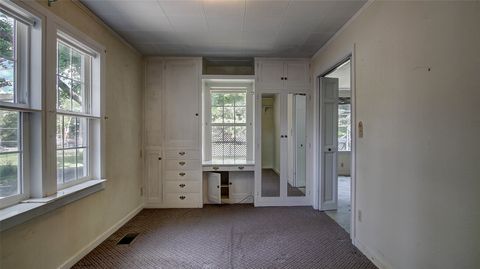 Tiny photo for 2405 Gilbert Avenue, Missoula, MT 59802 (MLS # 30073463)
