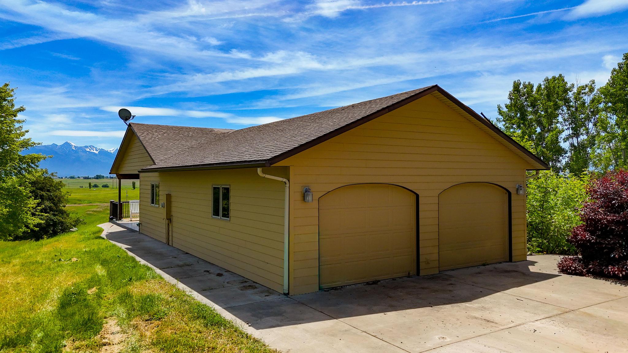 38614 Round Butte Road
