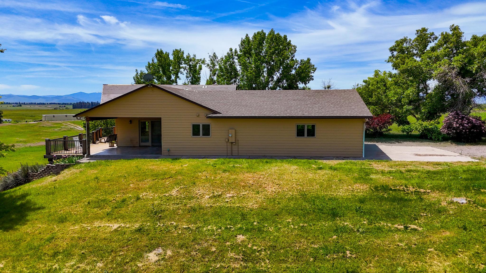 38614 Round Butte Road