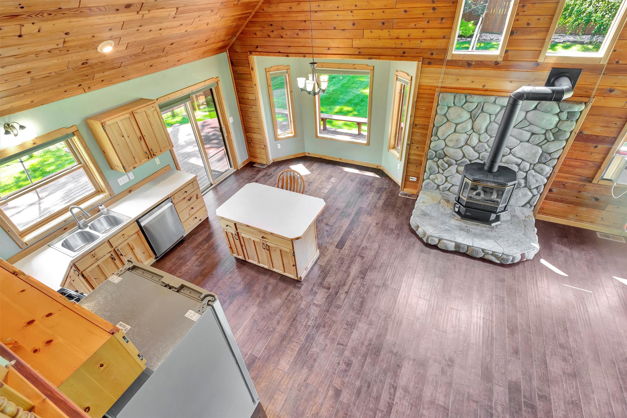 Victor, Montana 59875, United States, 3 Bedrooms Bedrooms, ,2 BathroomsBathrooms,Residential,Pending,48676