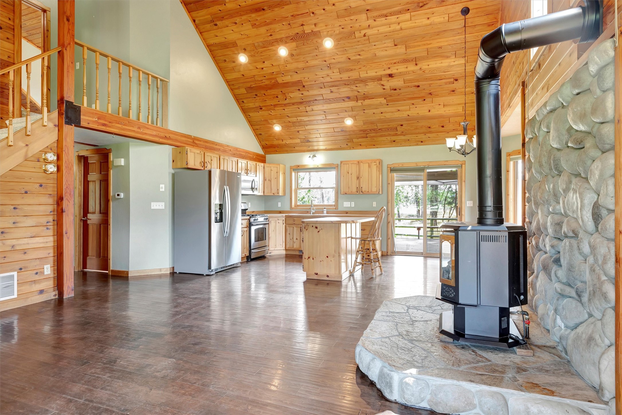 Victor, Montana 59875, United States, 3 Bedrooms Bedrooms, ,2 BathroomsBathrooms,Residential,Pending,48676