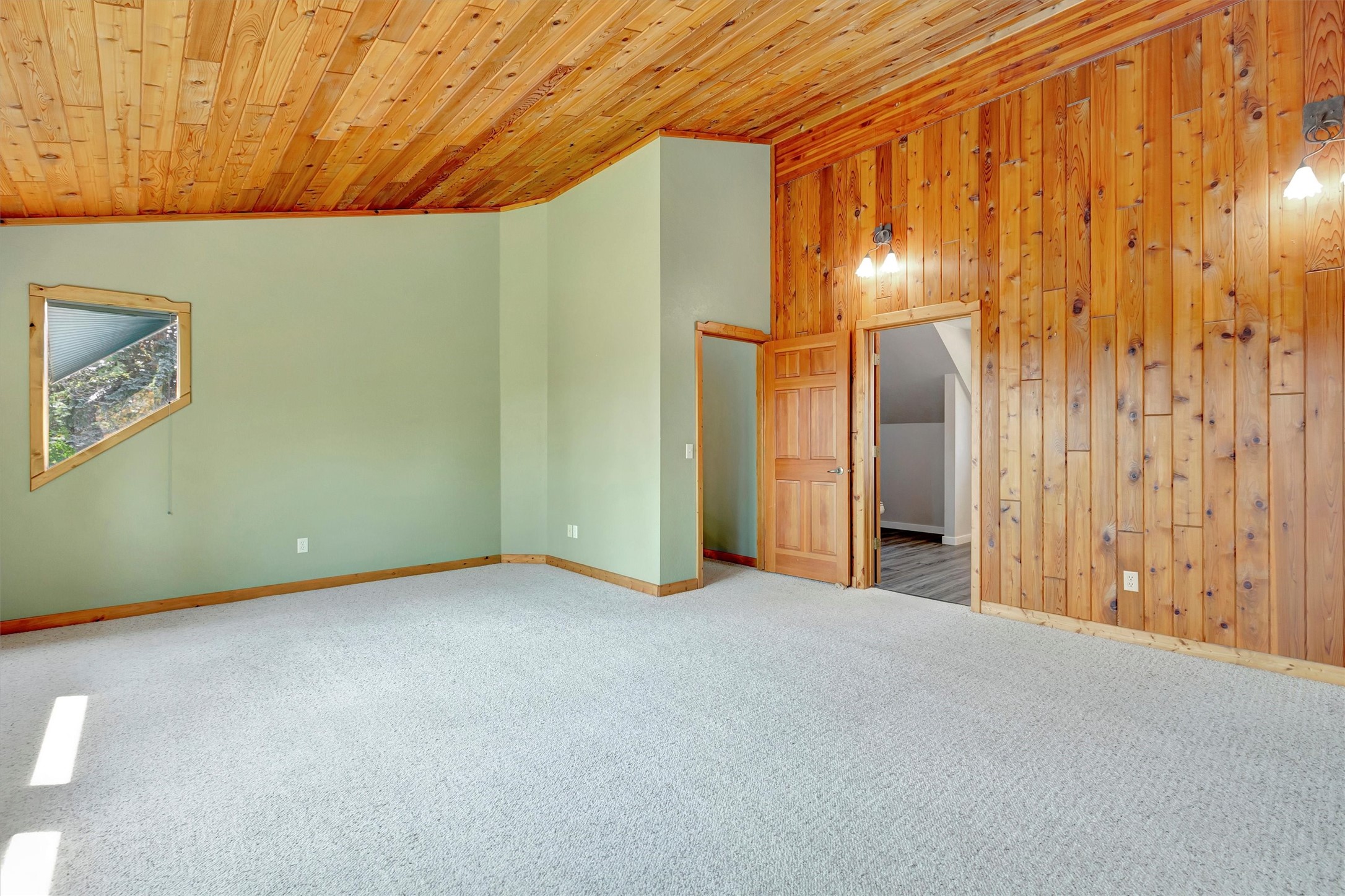 Victor, Montana 59875, United States, 3 Bedrooms Bedrooms, ,2 BathroomsBathrooms,Residential,Pending,48676