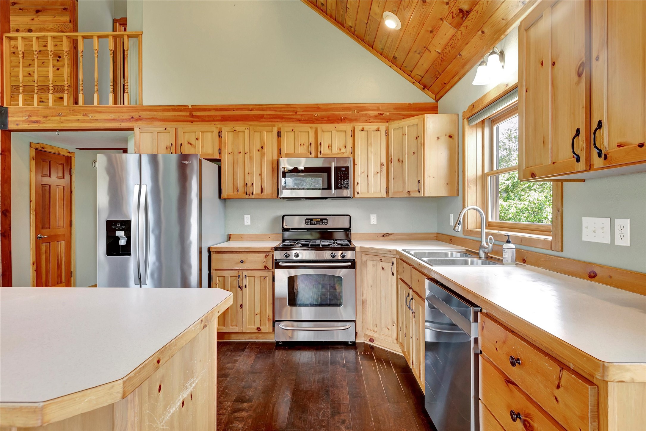 Victor, Montana 59875, United States, 3 Bedrooms Bedrooms, ,2 BathroomsBathrooms,Residential,Pending,48676