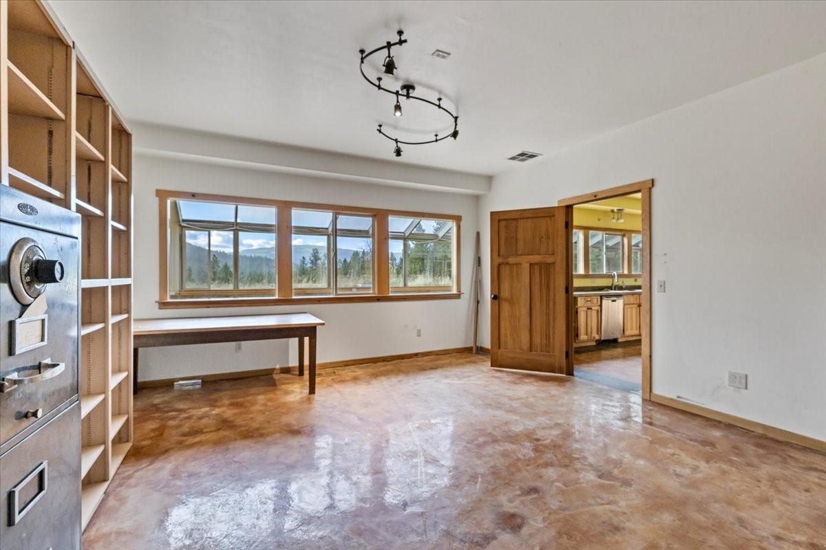 169 Brookes Drive