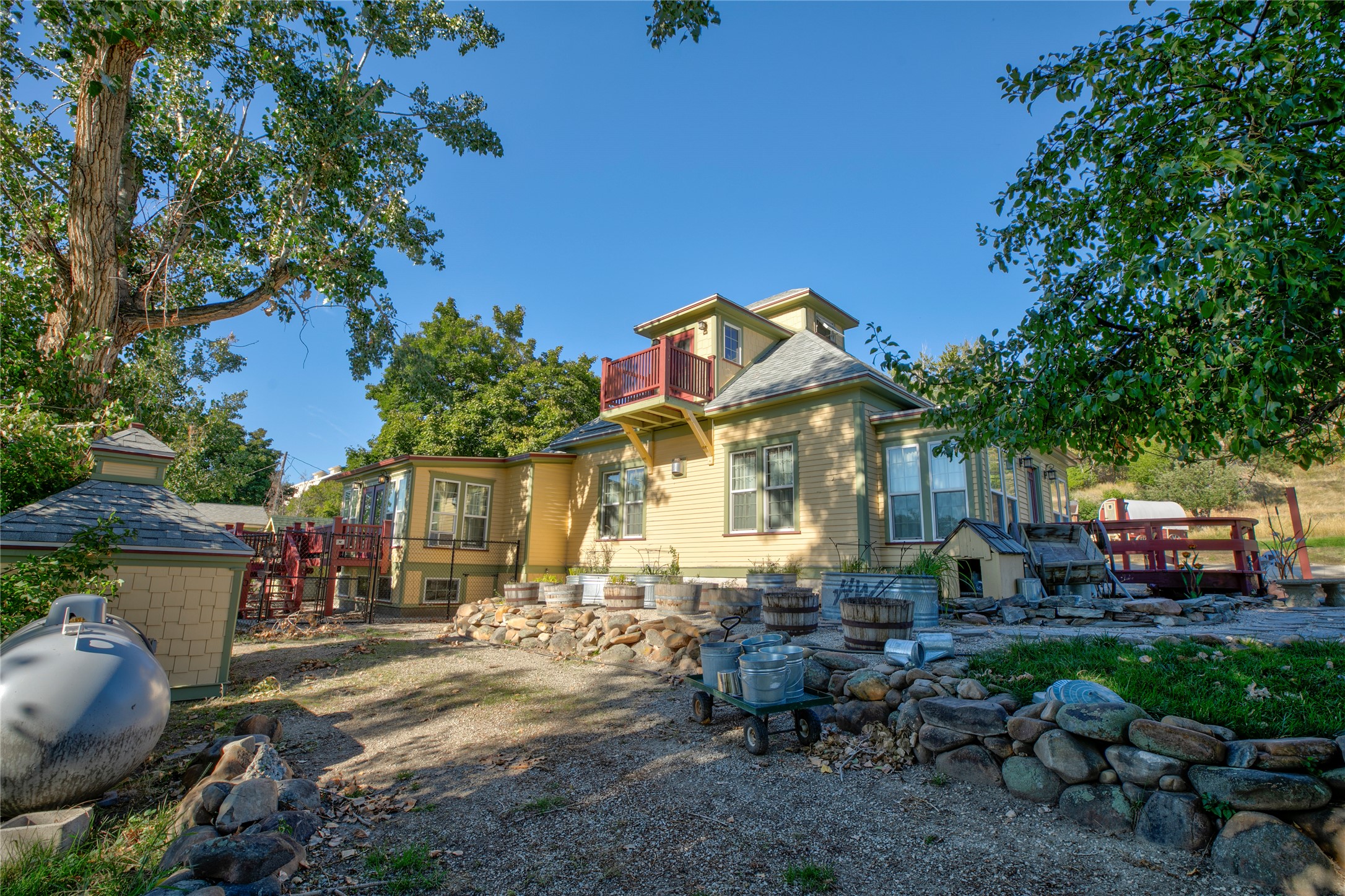 1003 N Burnt Fork Road