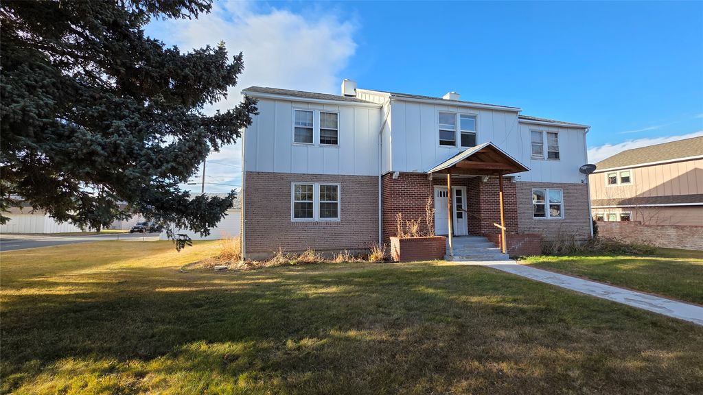 Photo of 804 Logan Street, Helena, MT 59601 (MLS # 30061504)