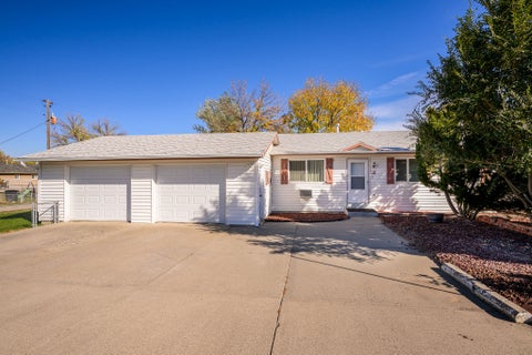 Photo of 3 33rd Street W, Billings, MT 59102 (MLS # 30079889)