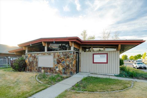 Photo of 1292 Burns Way, Kalispell, MT 59901 (MLS # 30043018)