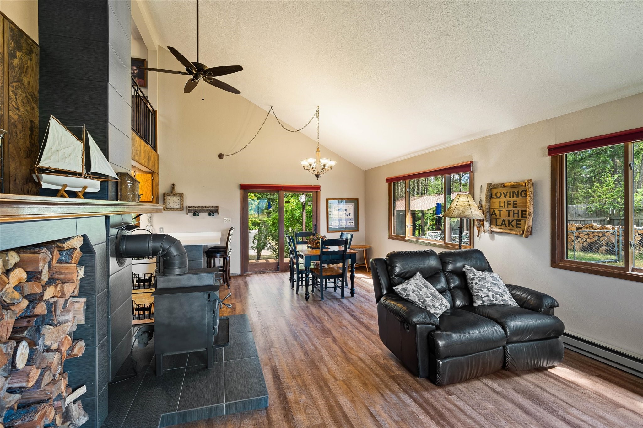 Bigfork, Montana 59911, United States, 3 Bedrooms Bedrooms, ,2 BathroomsBathrooms,Residential,Active,98623