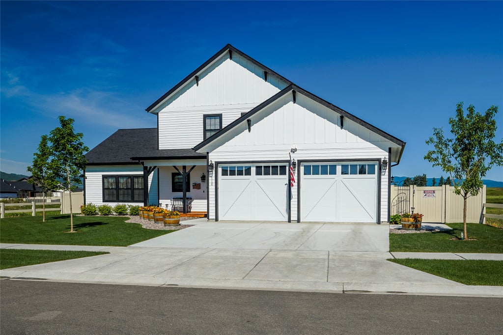 Photo of 110 Lumberjack Place, Kalispell, MT 59901 (MLS # 30079431)