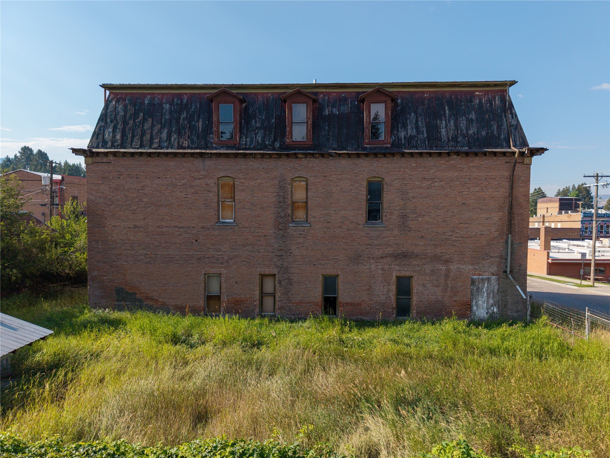 118 N Montgomery Street