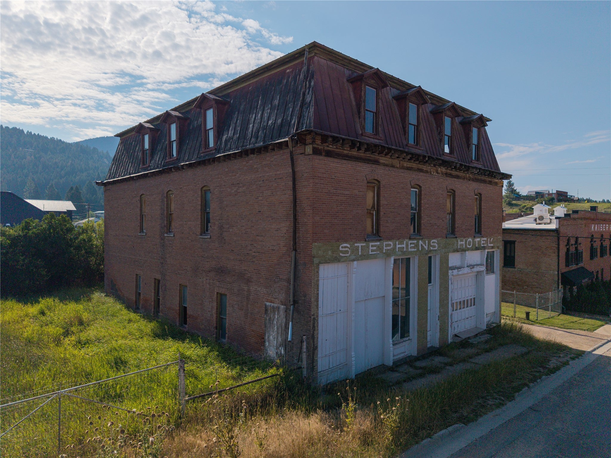118 N Montgomery Street