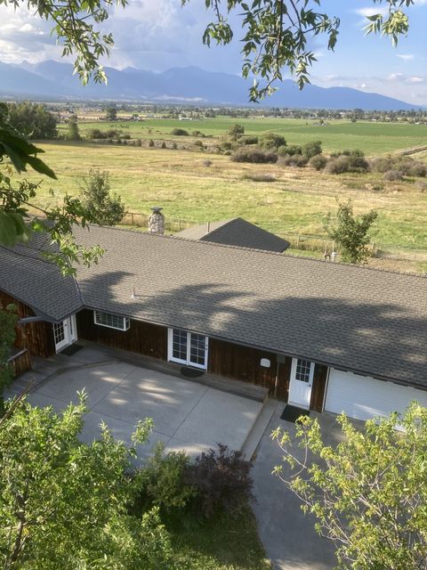780 Mason Lane Corvallis MT 59828
