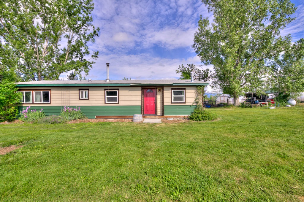 Photo of 1327 Honey House Lane, Corvallis, MT 59828 (MLS # 30072289)