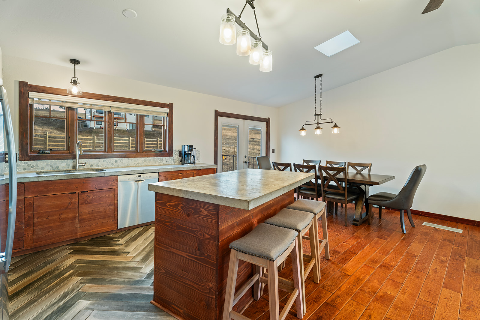 16 Grassy Mountain Road