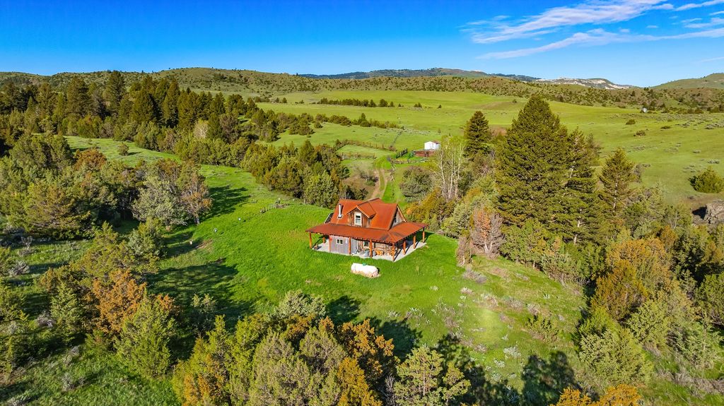 Photo of 1847 Maudlow Road, Belgrade, MT 59714 (MLS # 30069621)