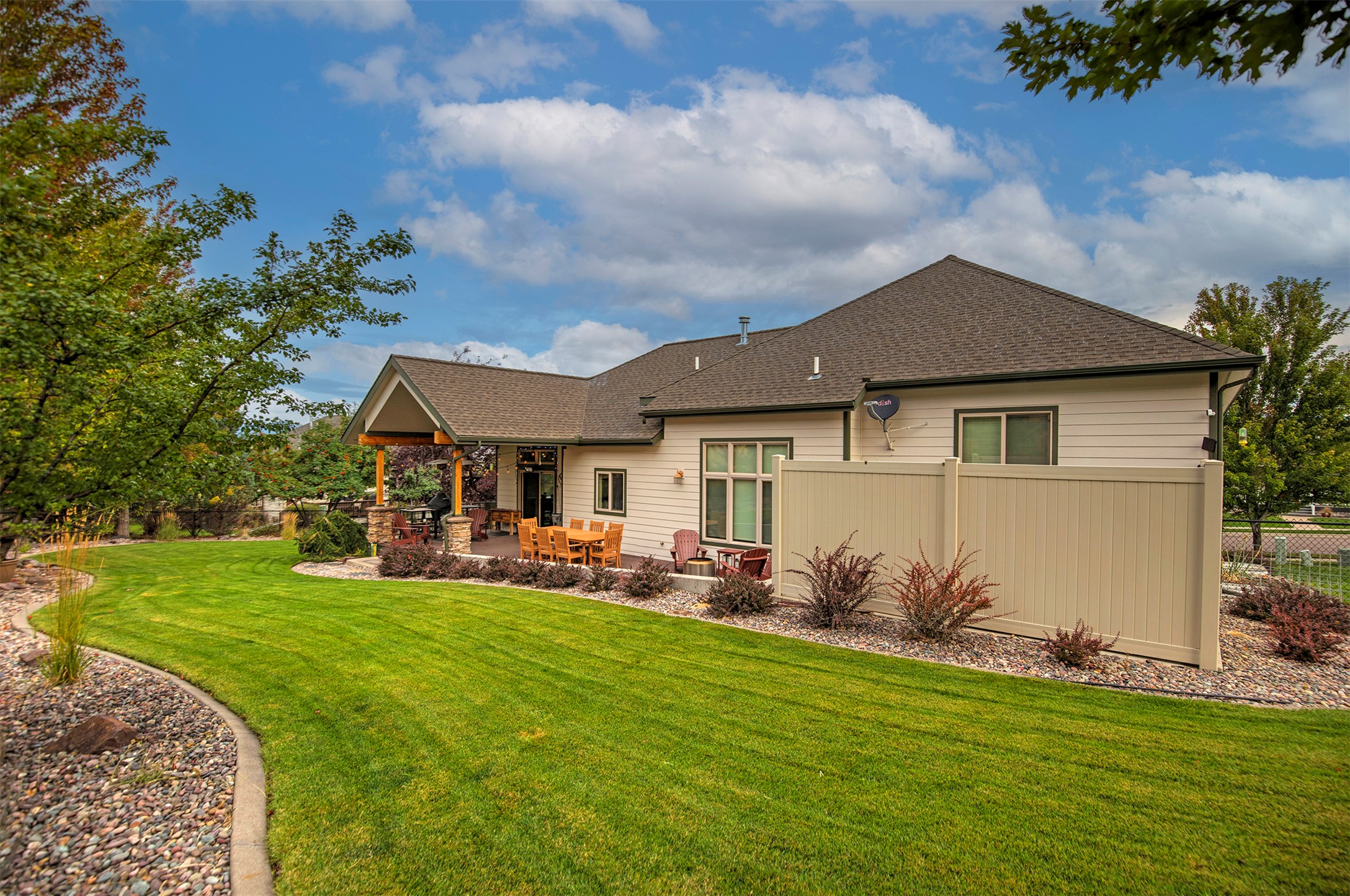 Missoula, Montana 59803, United States, 5 Bedrooms Bedrooms, ,4 BathroomsBathrooms,Residential,Pending,103013