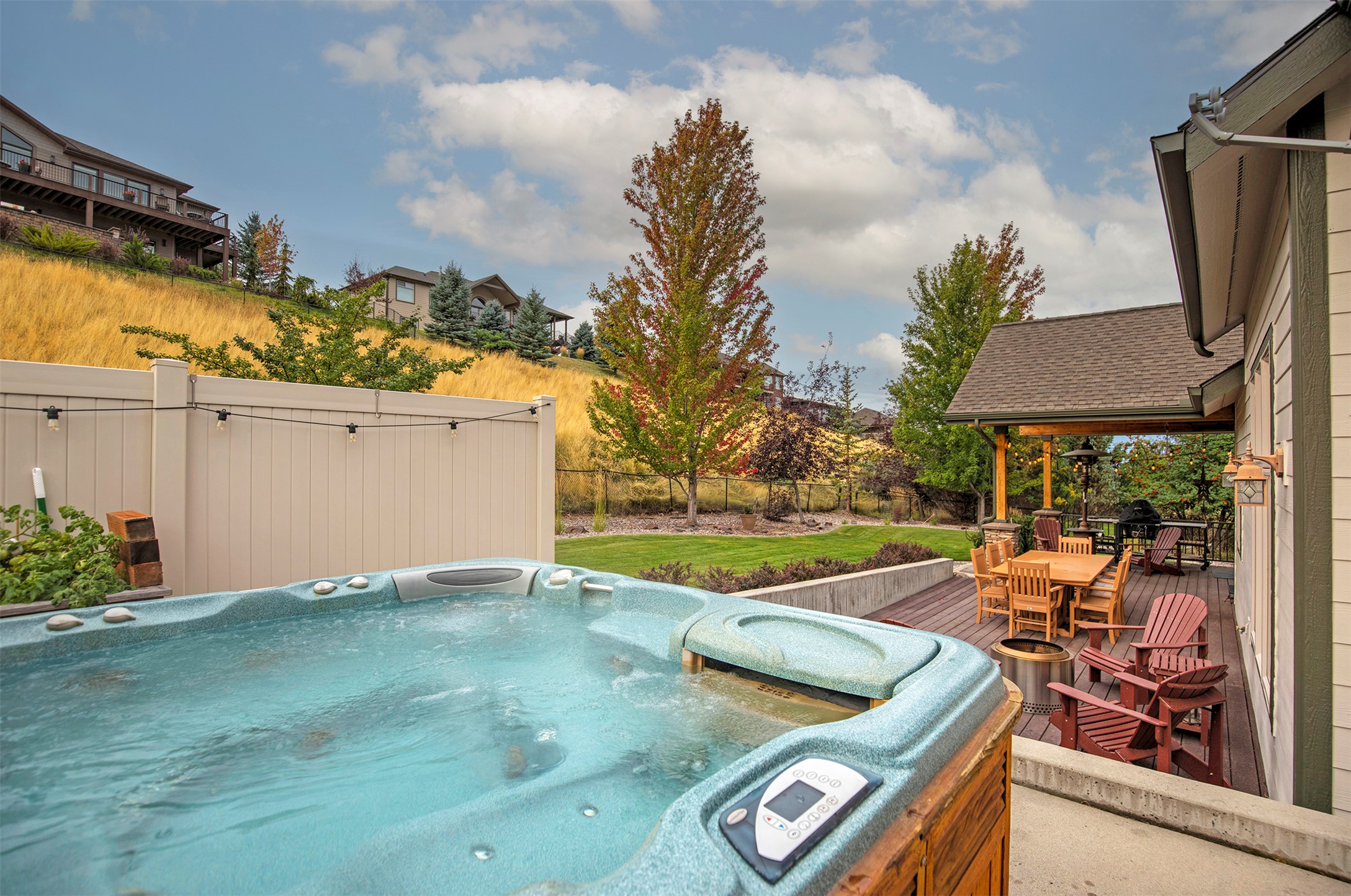 Missoula, Montana 59803, United States, 5 Bedrooms Bedrooms, ,4 BathroomsBathrooms,Residential,Pending,103013