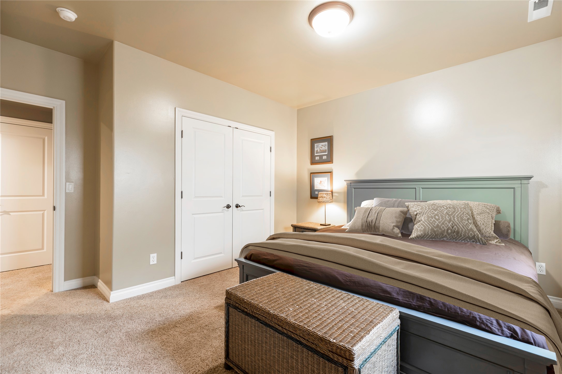 Missoula, Montana 59803, United States, 5 Bedrooms Bedrooms, ,4 BathroomsBathrooms,Residential,Pending,103013