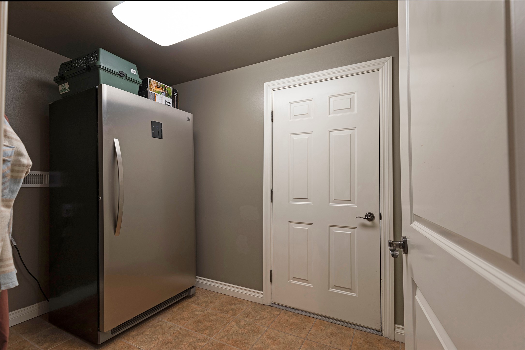 Missoula, Montana 59803, United States, 5 Bedrooms Bedrooms, ,4 BathroomsBathrooms,Residential,Pending,103013