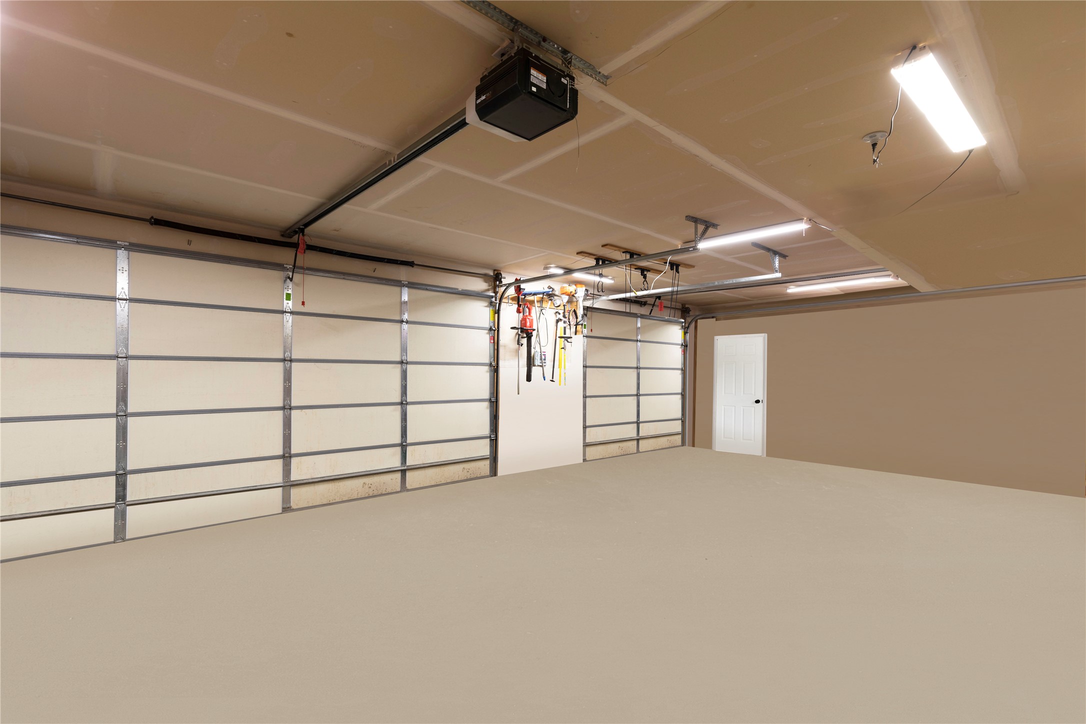 Missoula, Montana 59803, United States, 5 Bedrooms Bedrooms, ,4 BathroomsBathrooms,Residential,Pending,103013