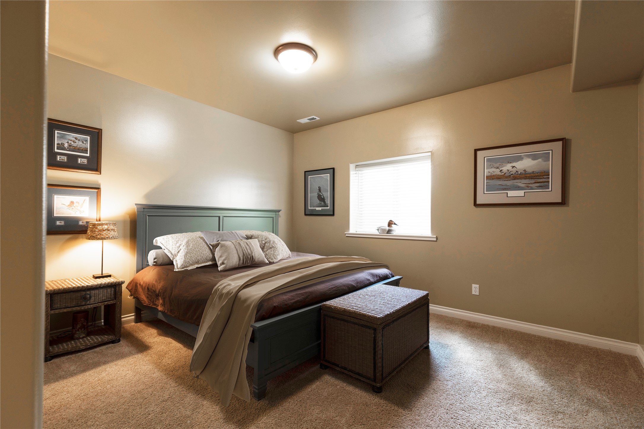 Missoula, Montana 59803, United States, 5 Bedrooms Bedrooms, ,4 BathroomsBathrooms,Residential,Pending,103013