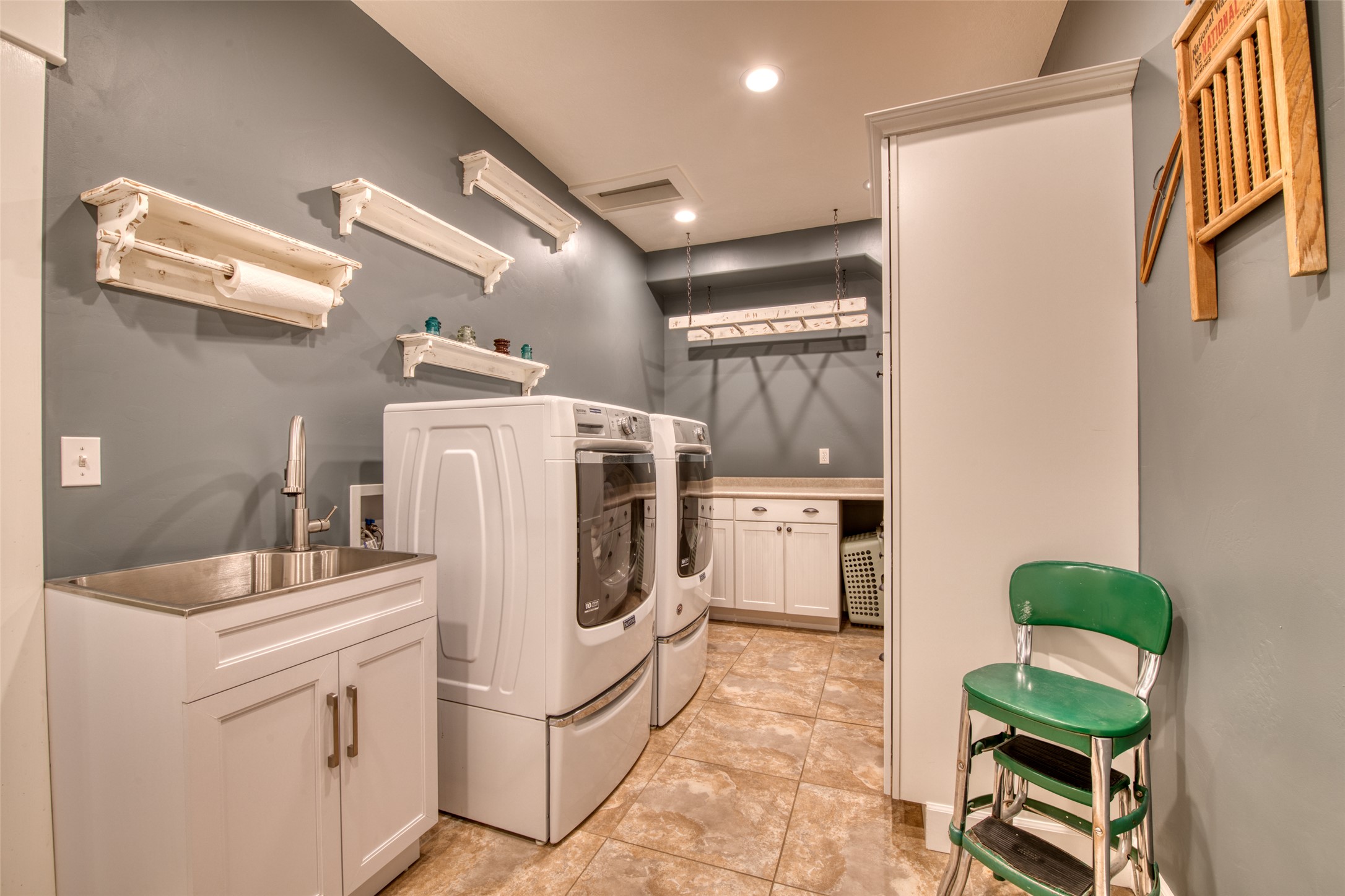 Corvallis, Montana 59828, United States, 4 Bedrooms Bedrooms, ,4 BathroomsBathrooms,Residential,Active,106619