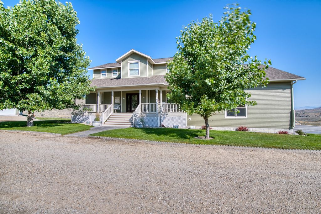 Photo of 825 Mystic Horse Lane, Corvallis, MT 59828 (MLS # 30046172)