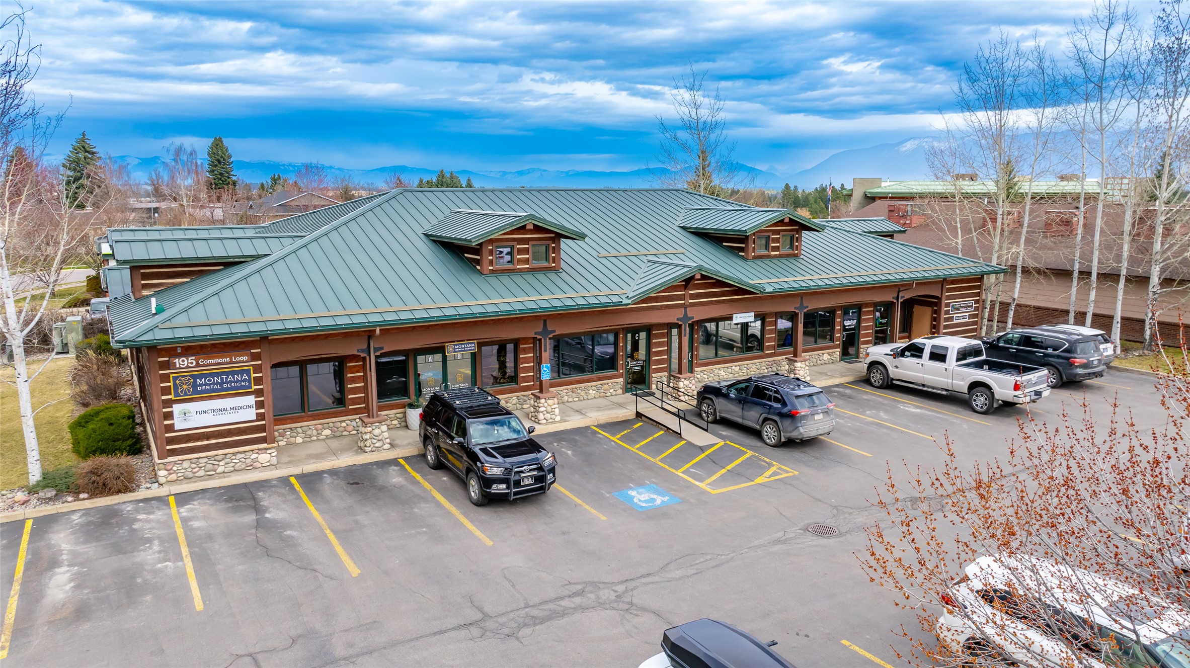 195 Commons Loop