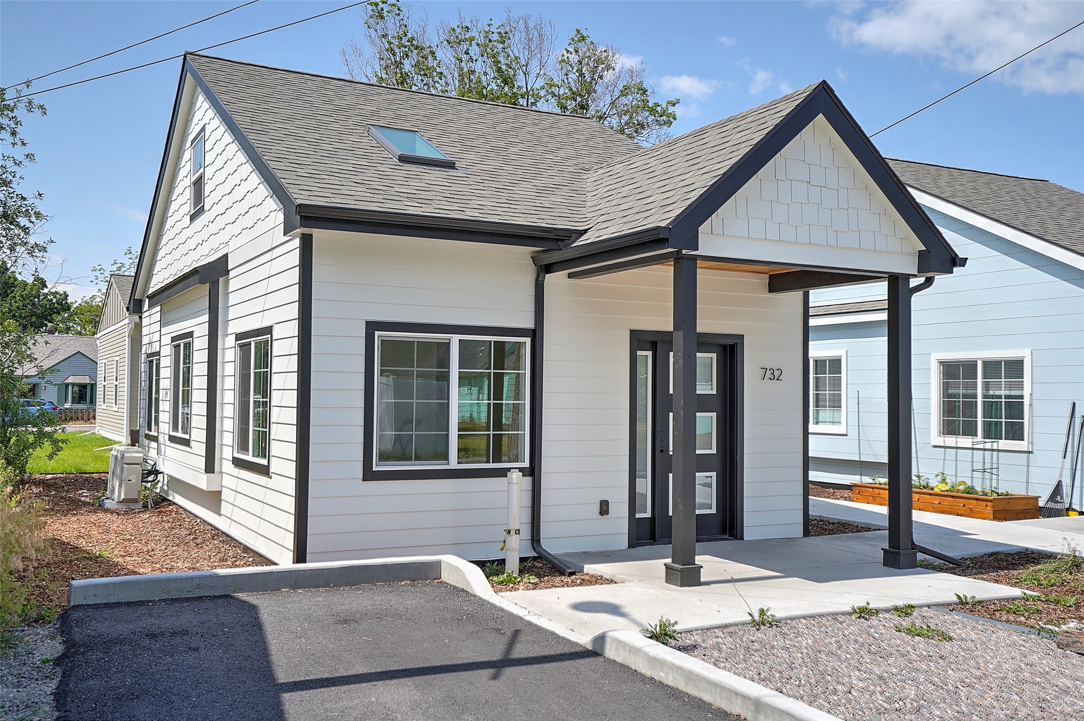 722, 724, 728, 730, 732 Rollins Street