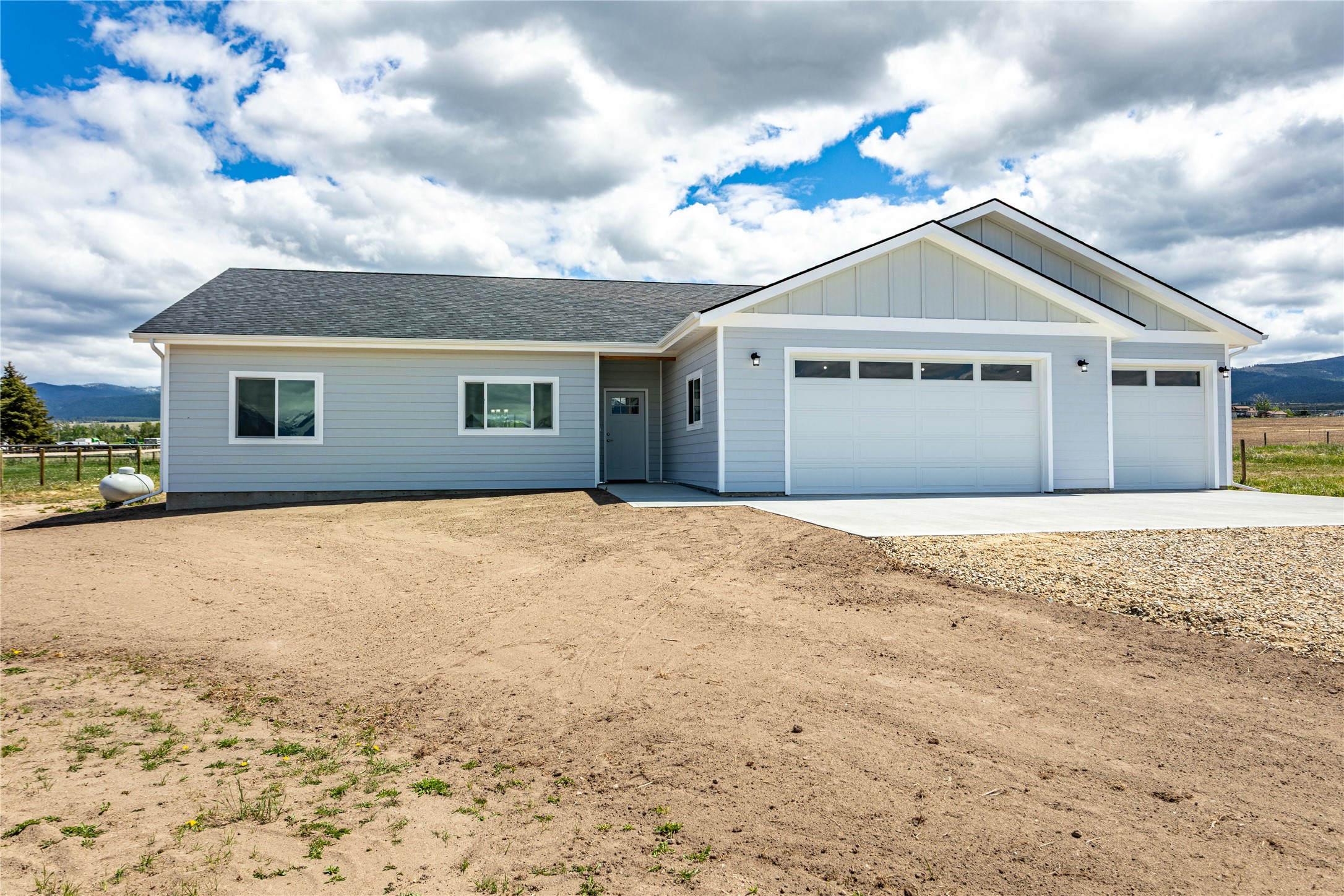 4452 Ludwig Lane